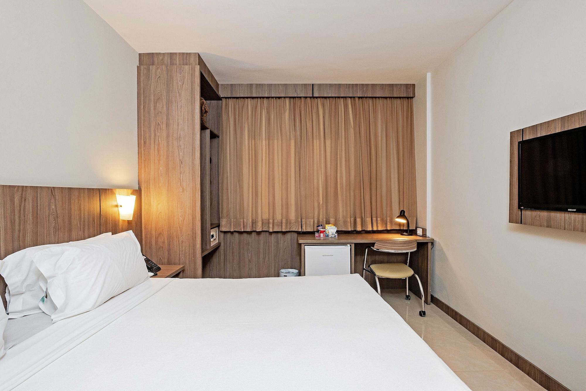 Slim Curitiba Av Das Torres Exterior photo