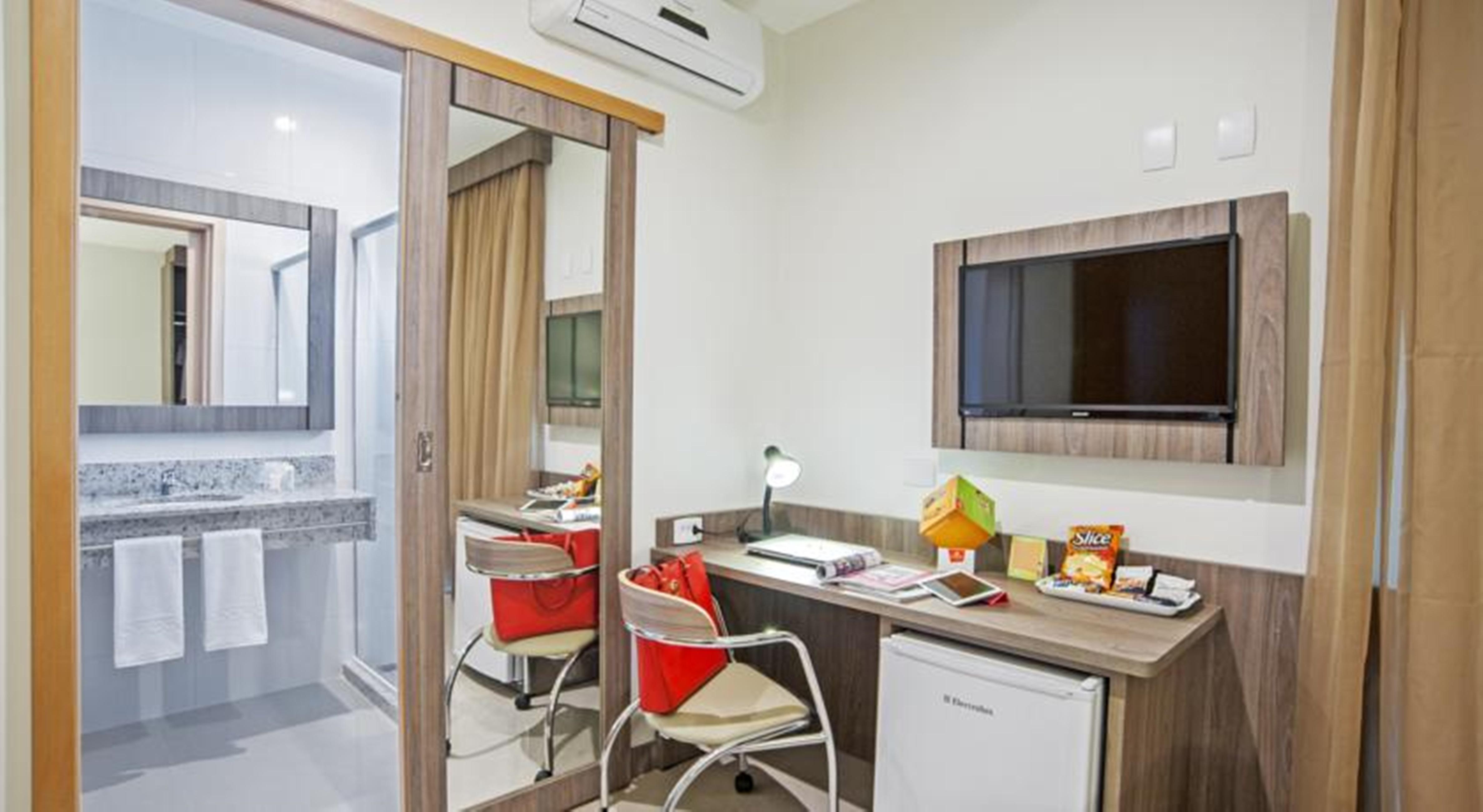 Slim Curitiba Av Das Torres Exterior photo