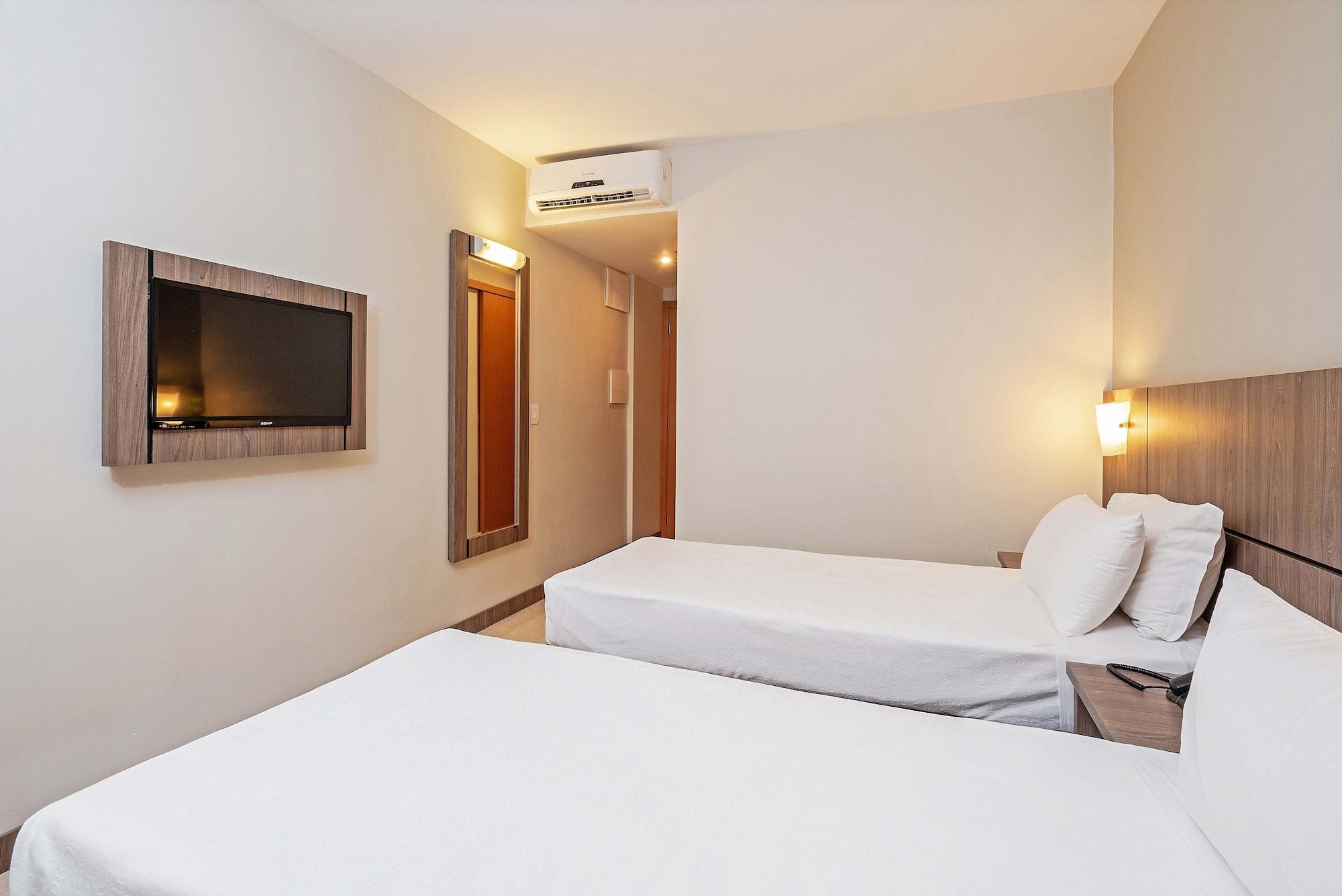 Slim Curitiba Av Das Torres Exterior photo
