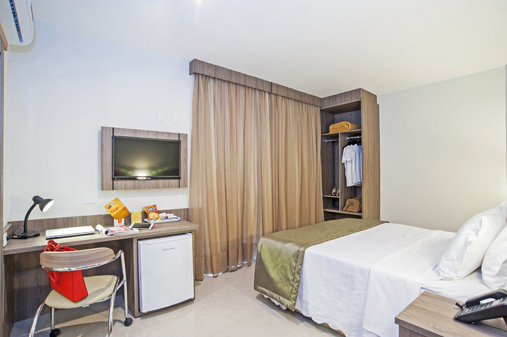 Slim Curitiba Av Das Torres Exterior photo