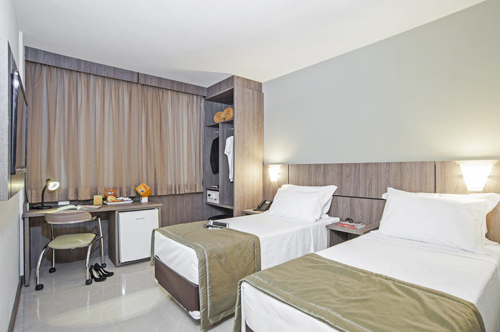 Slim Curitiba Av Das Torres Exterior photo